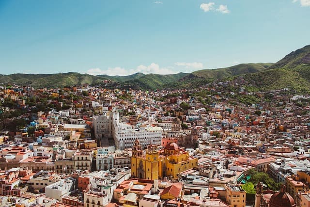 10 Destinations Inattendues pour des Voyages Uniques
